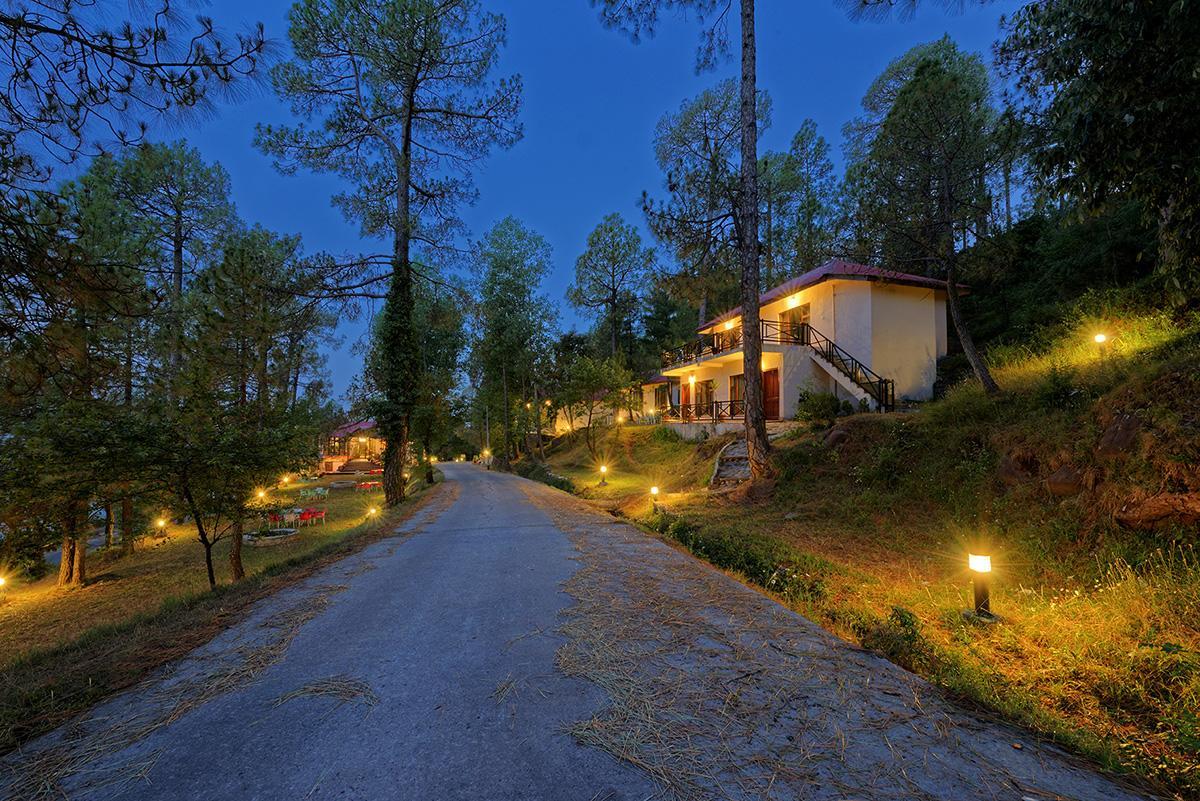 Hotel Arcadian Blue Pines Murree Exterior foto